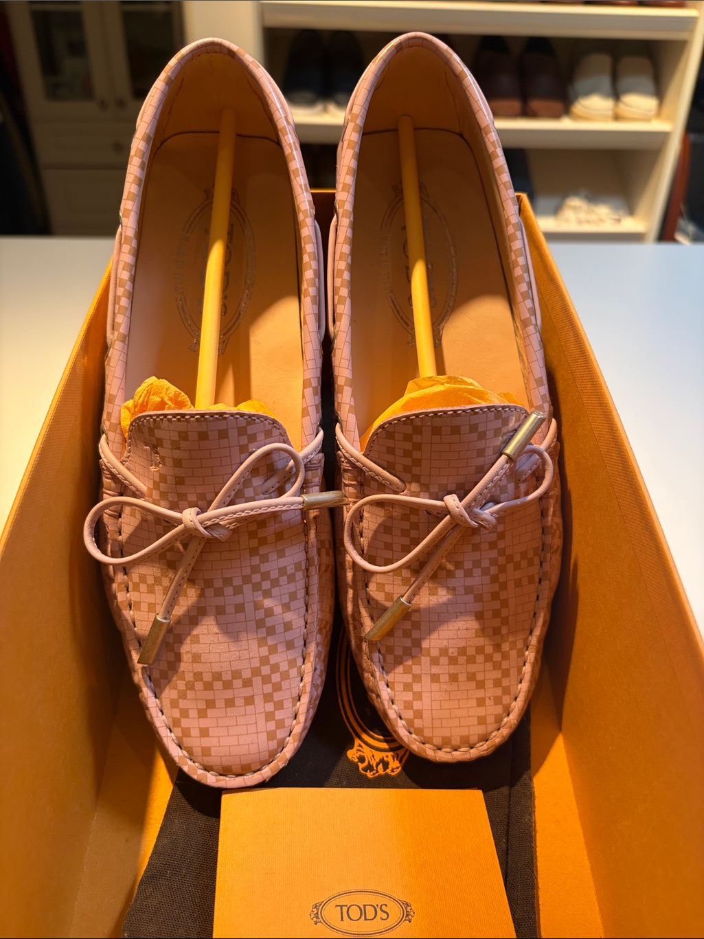 Tod's Pink Leather Woven Driving Loafers